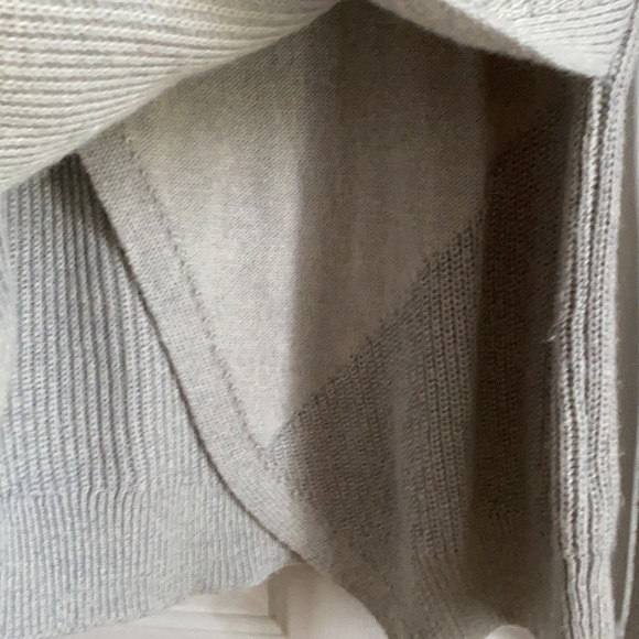 Banana Republic Chunky Knit Cross-Front Crew Neck Wool Blend Gray Sweater - Picture 5 of 7